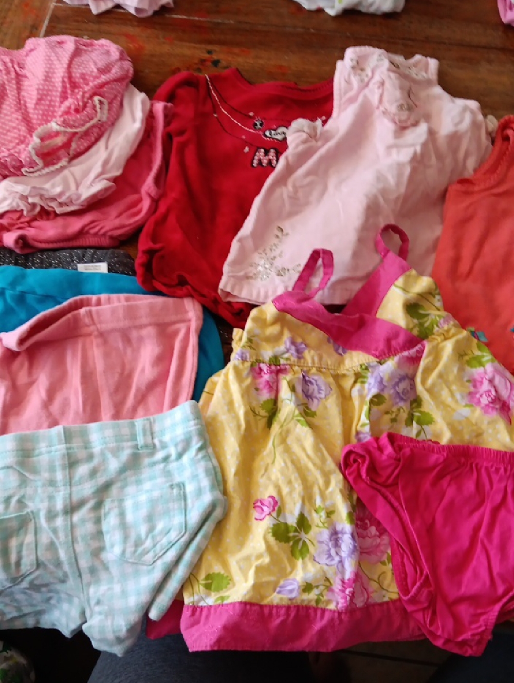 11 Pieces Of Assorted Baby Girls Clothes In A Bundle